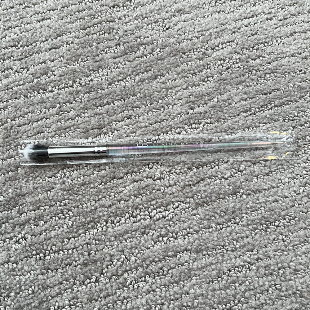 Elaina Badro Electroplated Blending Brush